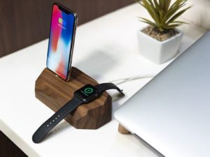 Oakywood iPhone And Apple Watch Charging Dock