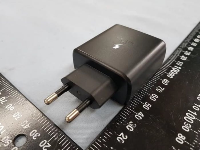Samsung Galaxy Note 10 45W fast charger 