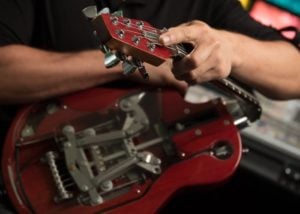 Travel guitar