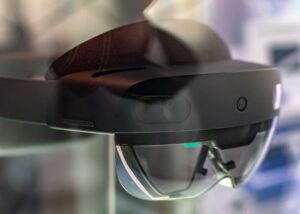 Microsoft HoloLens 2