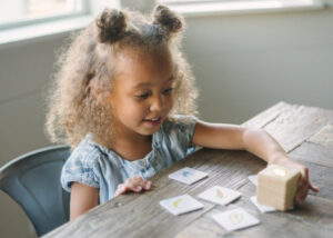 Kiri screenless smart toy for kids