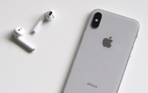 iPhone Airpods