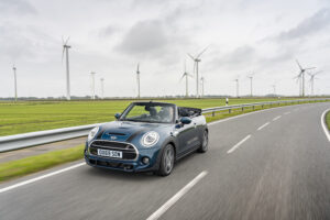 MINI Convertible Sidewalk