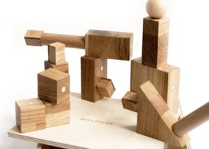 Magnetic wooden building blocks
