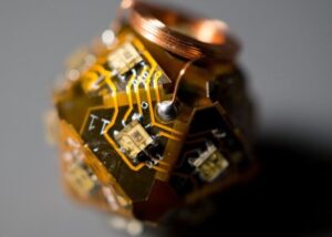 Smart gaming dice