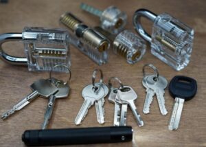 Lock picking practice set
