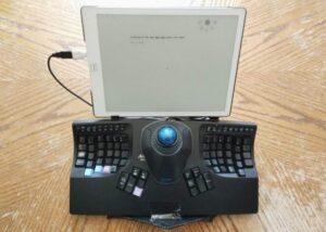 E Ink laptop
