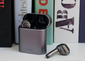 wireless earbuds