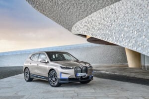 BMW iX