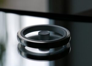 Mezmocoin Phantom optical illusion desk toy