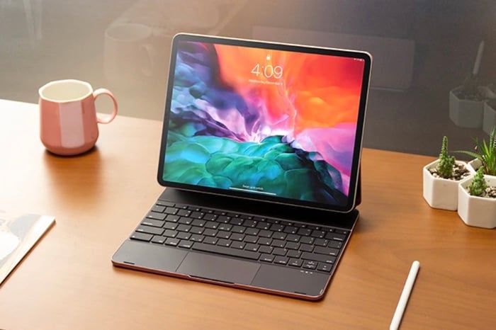 Apple iPad keyboard case