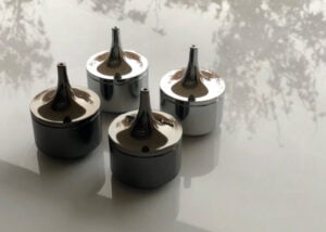 Saturn spinning top