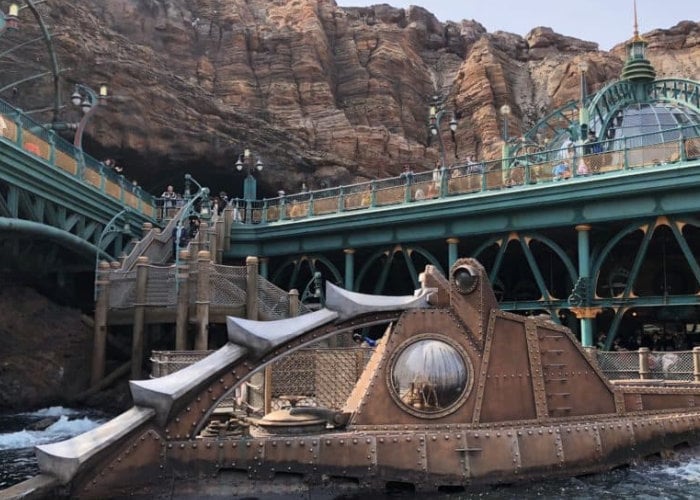 Disney 20,000 Leagues ride