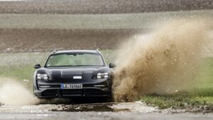 Porsche Taycan Cross Turismo