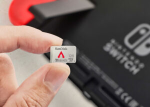 Switch SanDisk Apex Legends memory card