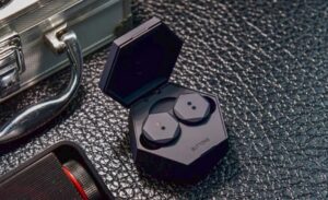 wireless earbuds