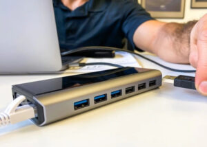 DockPro laptop Hub