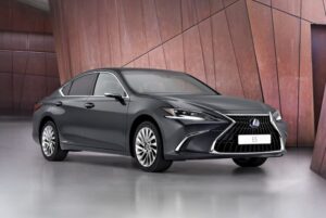 Lexus ES saloon
