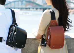 SaKuRandoseru sling backpack