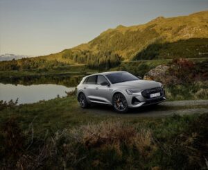 Audi e-tron S line black edition