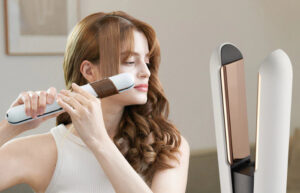 Aesty cordless hair styling flat iron