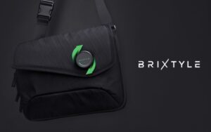 Locking messenger bag