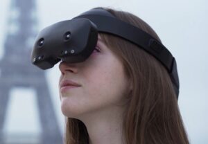 Lynx R-1 mixed reality headset