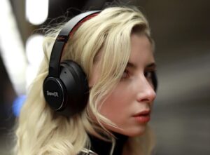SuperEQ S1 hybrid noise cancelling headphones