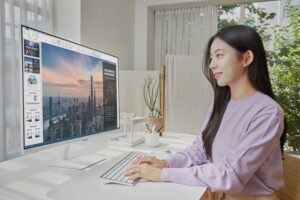 Samsung Smart Monitor M7 White Edition