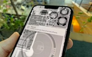 iPhone 13 display