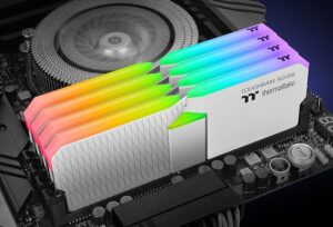 Thermaltake White TOUGHRAM XG RGB DDR4 memory