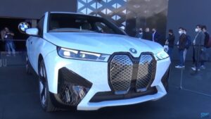 BMW iX Flow