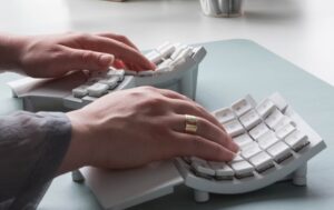 Glove80 ergonomic keyboard Kickstarter