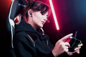 Wired gaming earbuds