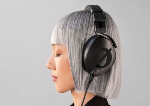 RØDE NTH-100 headphones