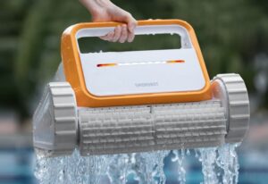 Smorobot Tank X11 cordless pool cleaner