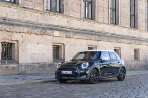 Mini Cooper 5-door Resolute Edition