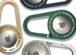 Apple AirTag carabiner