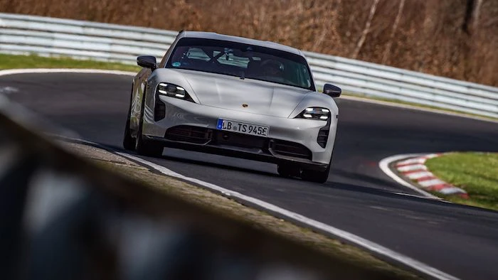 Porsche Taycan 