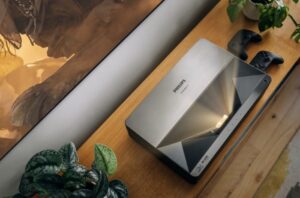 4K short throw projector