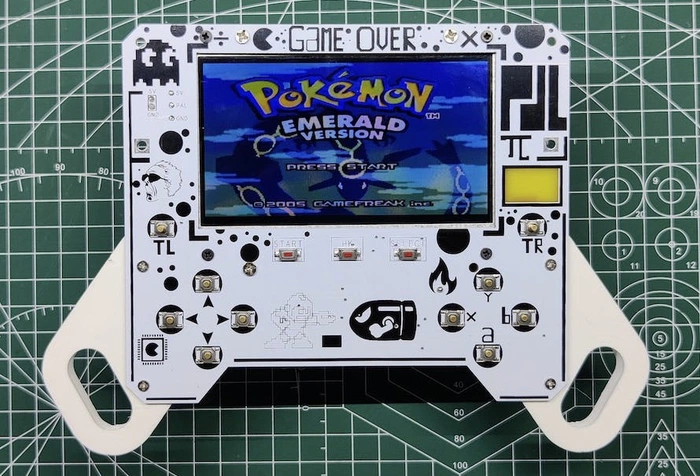 Raspberry Pi retro handheld games console