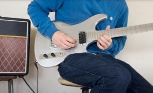 Electric guitar aluminum cans