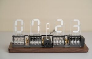 Rantoge electromechanical cam clock
