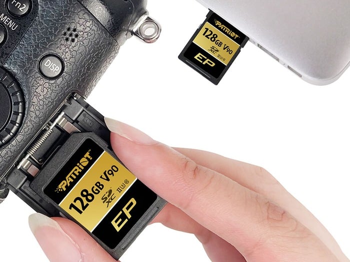 V90 SDXC UHS-II U3 Class 10 SD card - Geeky Gadgets