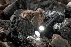 L1 2000 Lumen pocket flashlight