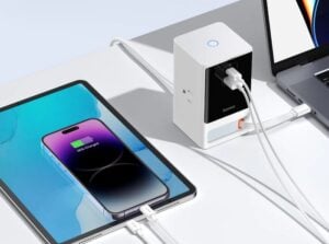 Desktop charging station