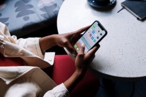 close iPhone apps