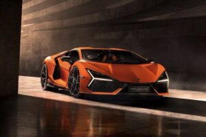 Lamborghini Revuelto
