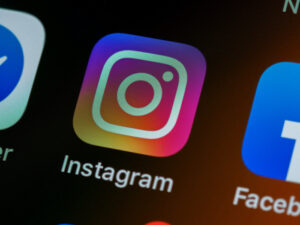 delete instagram account