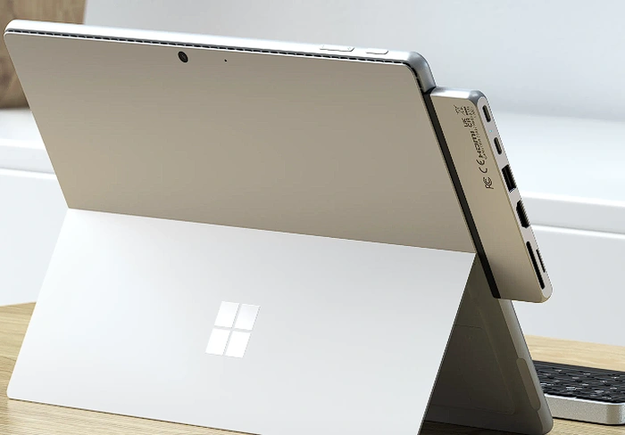 Surface Pro 9 hub